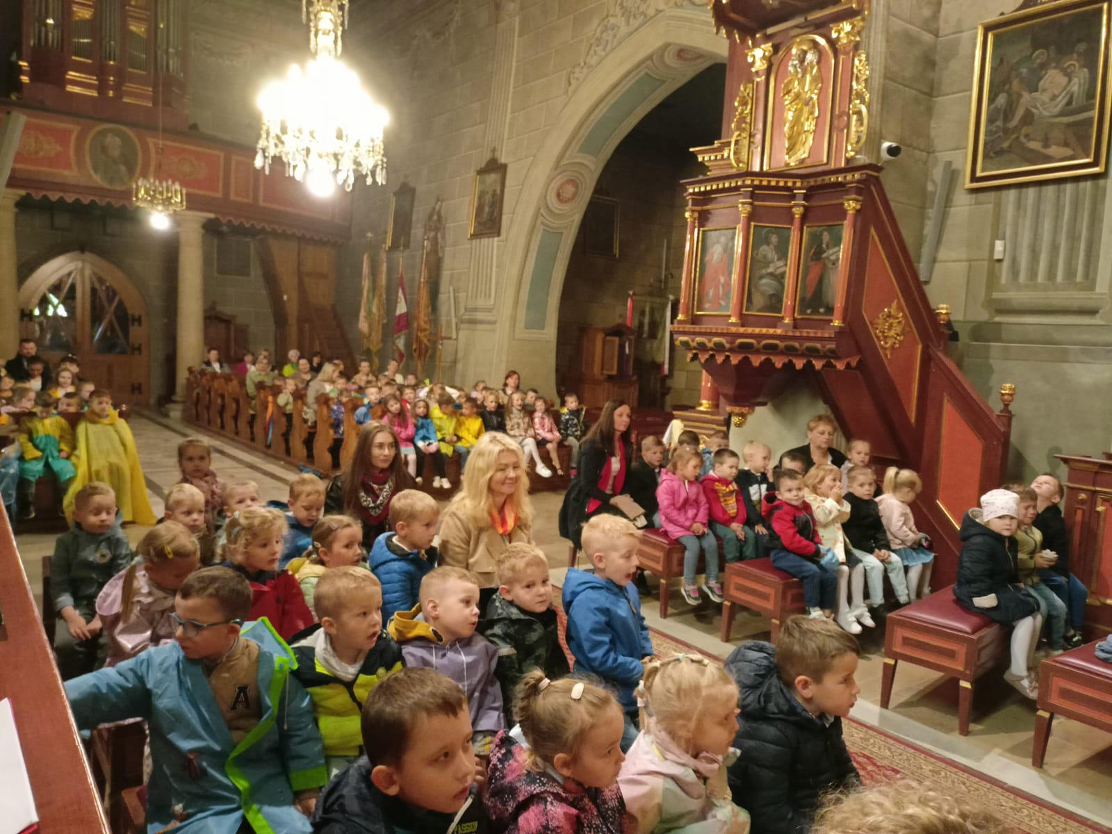 „ŚWIĘTA URSZULA – POGODNA JAK KOLOR NIEBA” – DZIEŃ PATRONA W PRZEDSZKOLU W LIPNICY MUROWANEJ