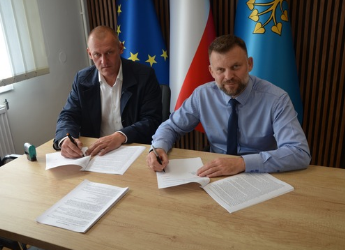 RUSZA BUDOWA CIĄGU PIESZO-ROWEROWEGO PRZY DW 966 – ETAP IV